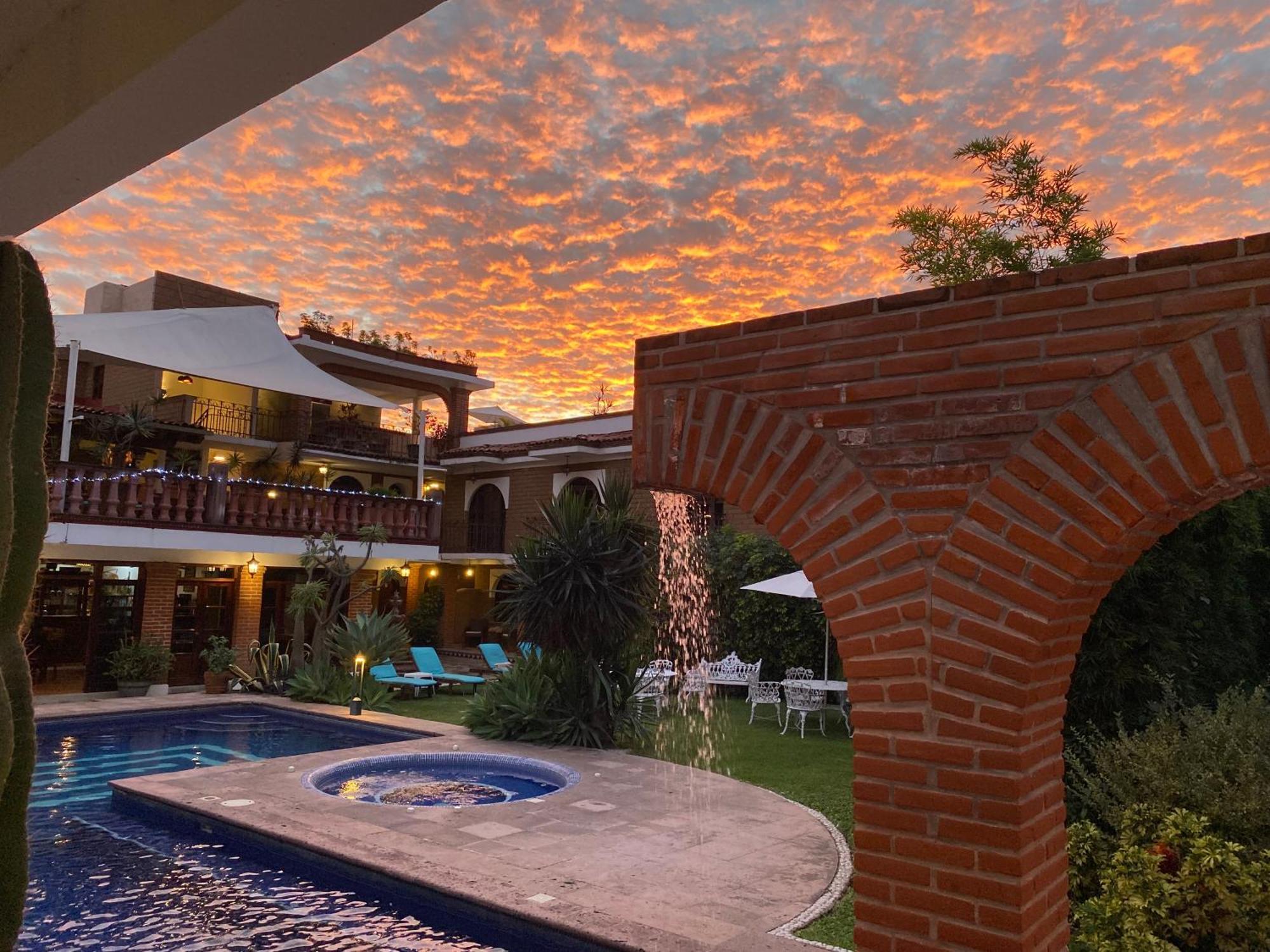 Hotel Hacienda Ventana Del Cielo เตโปซตลัน ภายนอก รูปภาพ