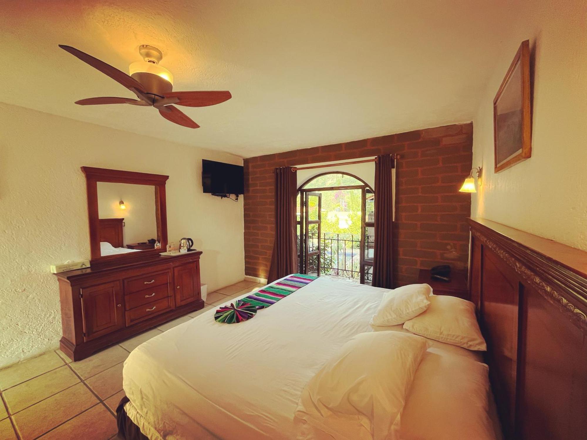 Hotel Hacienda Ventana Del Cielo เตโปซตลัน ภายนอก รูปภาพ