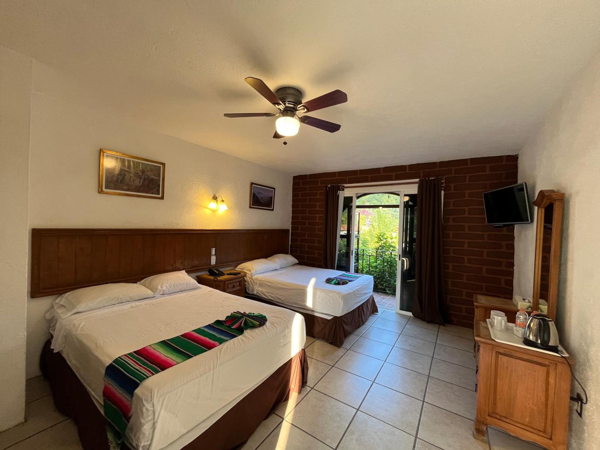 Hotel Hacienda Ventana Del Cielo เตโปซตลัน ภายนอก รูปภาพ