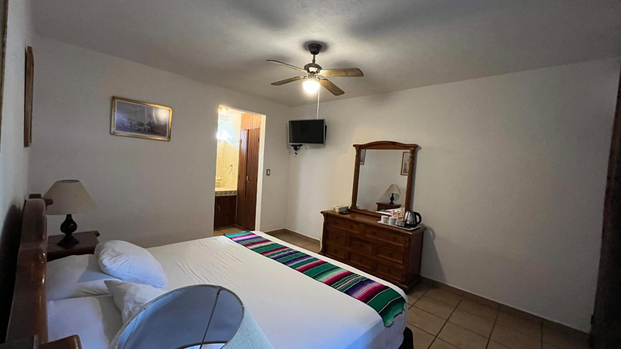 Hotel Hacienda Ventana Del Cielo เตโปซตลัน ภายนอก รูปภาพ