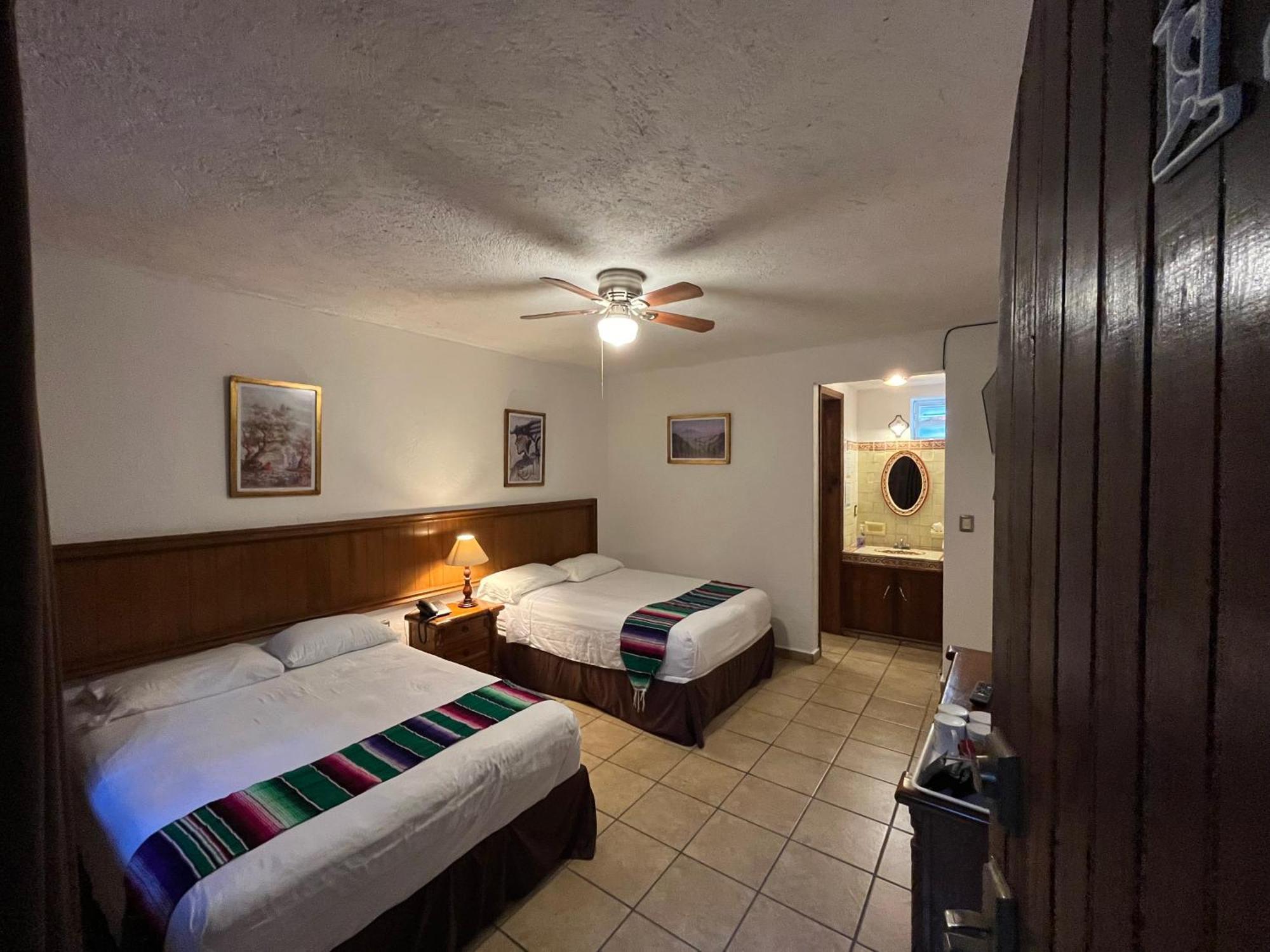 Hotel Hacienda Ventana Del Cielo เตโปซตลัน ภายนอก รูปภาพ